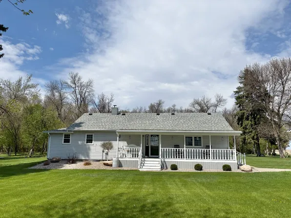 8529 52nd St NE, Devils Lake, ND 58301