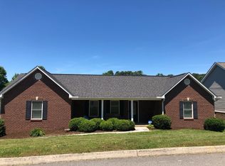 125 Cottonwood Meadow Rd, Powell, TN 37849