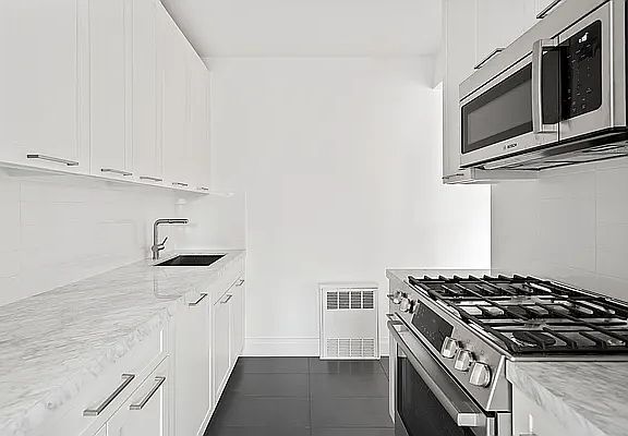 2nd image of 55 E 87th St APT 15E