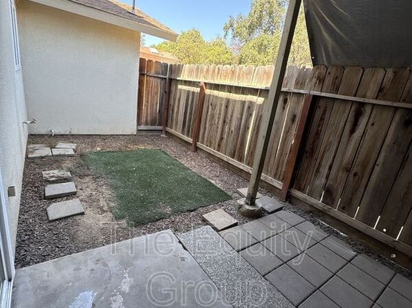 809 Monarch Cir APT 2