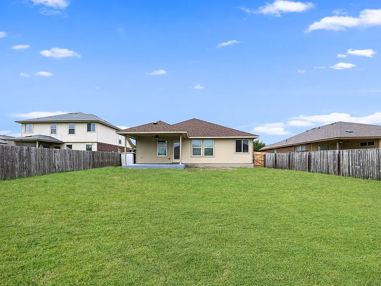4907 Bayer Hollow Dr — Photo 19