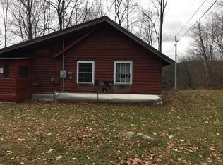 106 McIntyre St, Saranac Lake, NY 12983