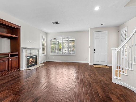 3rd image of 727 San Juan Pl