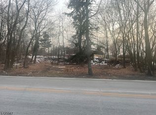 288 Pompton Rd, Wayne, NJ 07470
