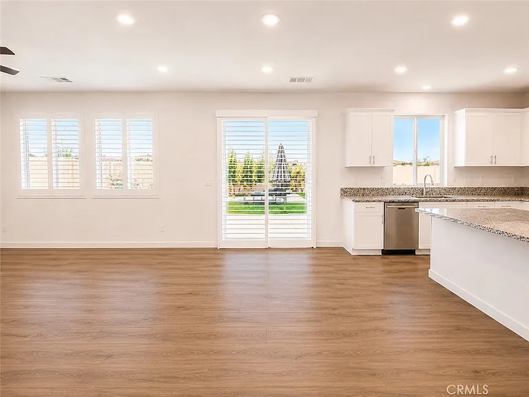35261 Zachary Way — Photo 27