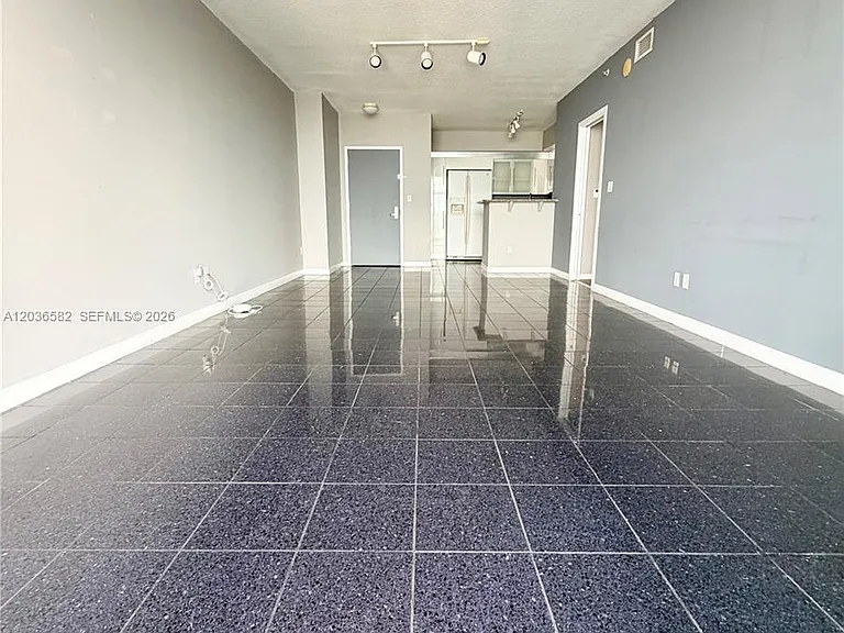 335 Biscayne Blvd #4200 — Photo 13