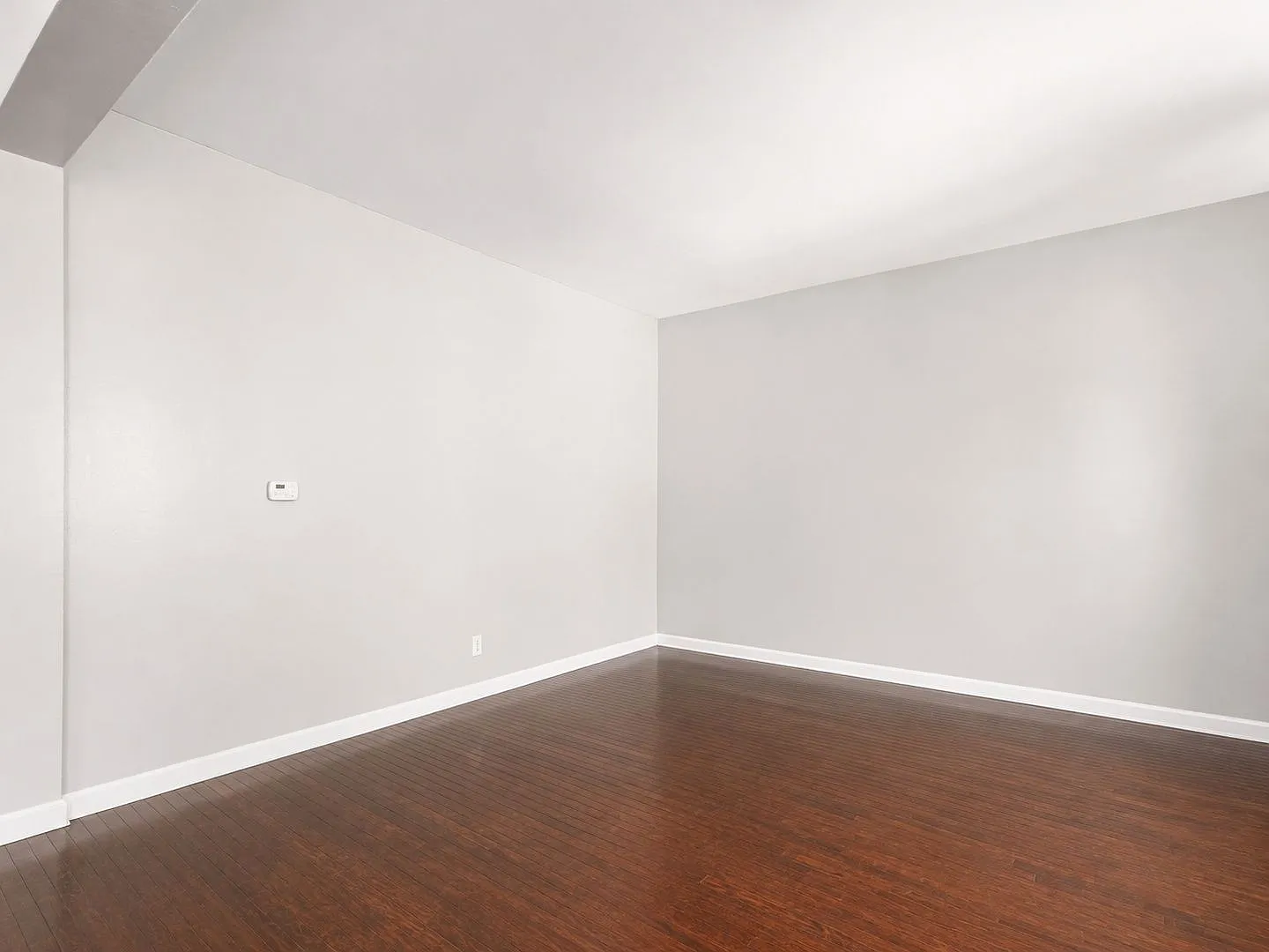 6 bed, 2.0 bath, $4,295 — Photo 4