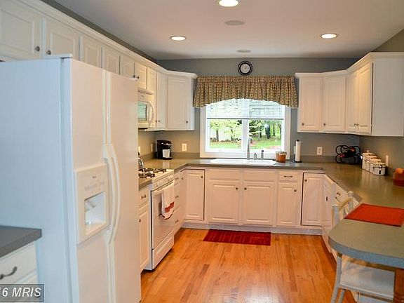 5th image of 9268 Rockcliff Dr