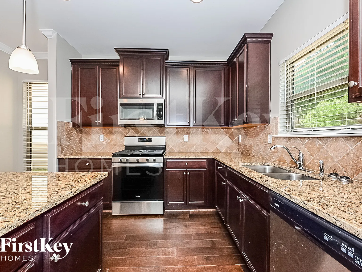 4 bed, 2.5 bath, 1944 sqft, $2,535 — Photo 4