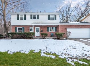 8 Evergreen Cir, Dekalb, IL 60115