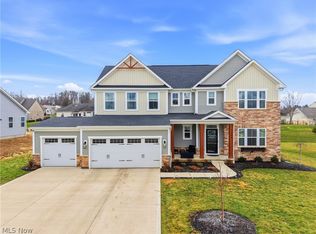 1404 Southbrook Cir NE, Canton, OH 44721
