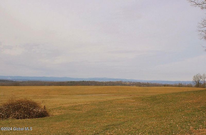 5th image of 131 Pope Hill Road