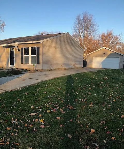 3317 Chaucer Dr — Photo 2