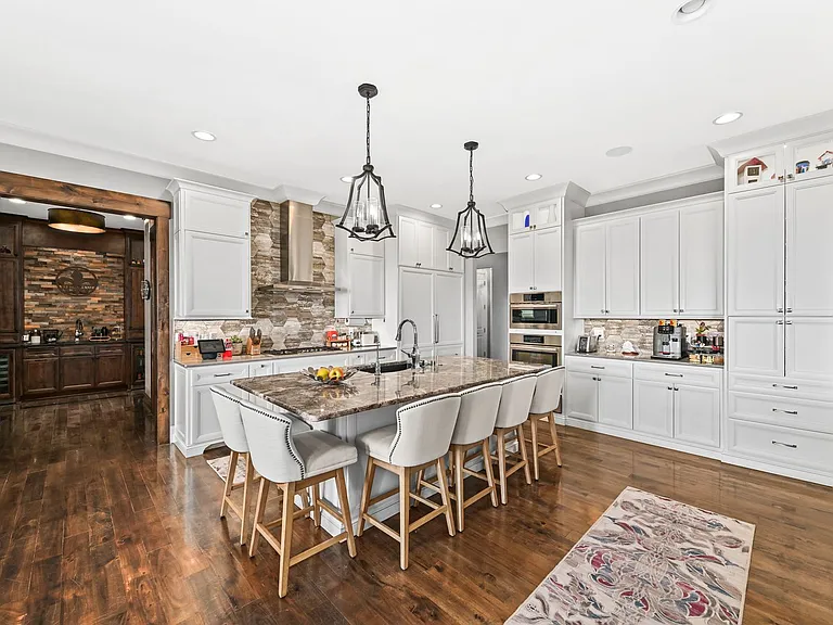 1626 Twisted Oak Ct — Photo 13
