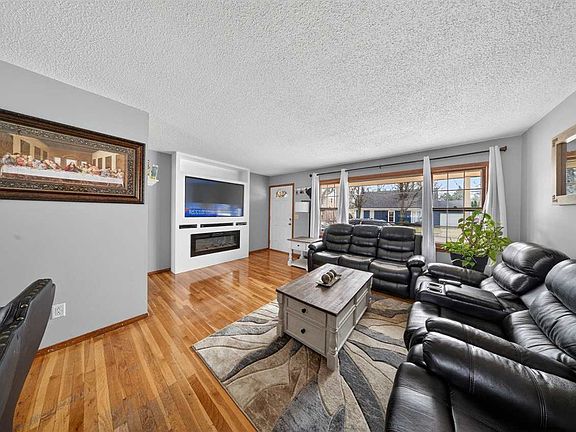 4th image of 1416 Brookwood Dr