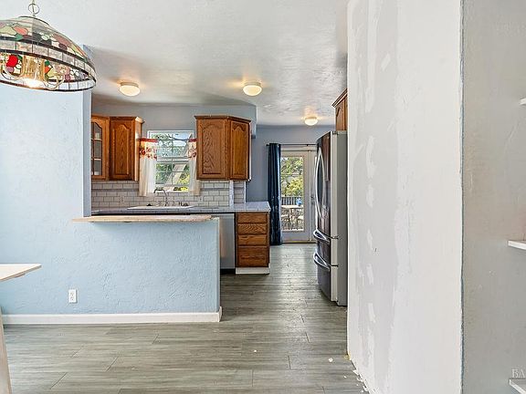 2nd image of 841 Benicia Road