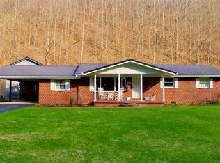 30 Amos Newsome Ln, Virgie, KY 41572