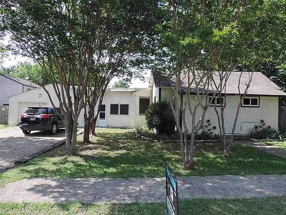2nd image of 203 Lake Park Ave