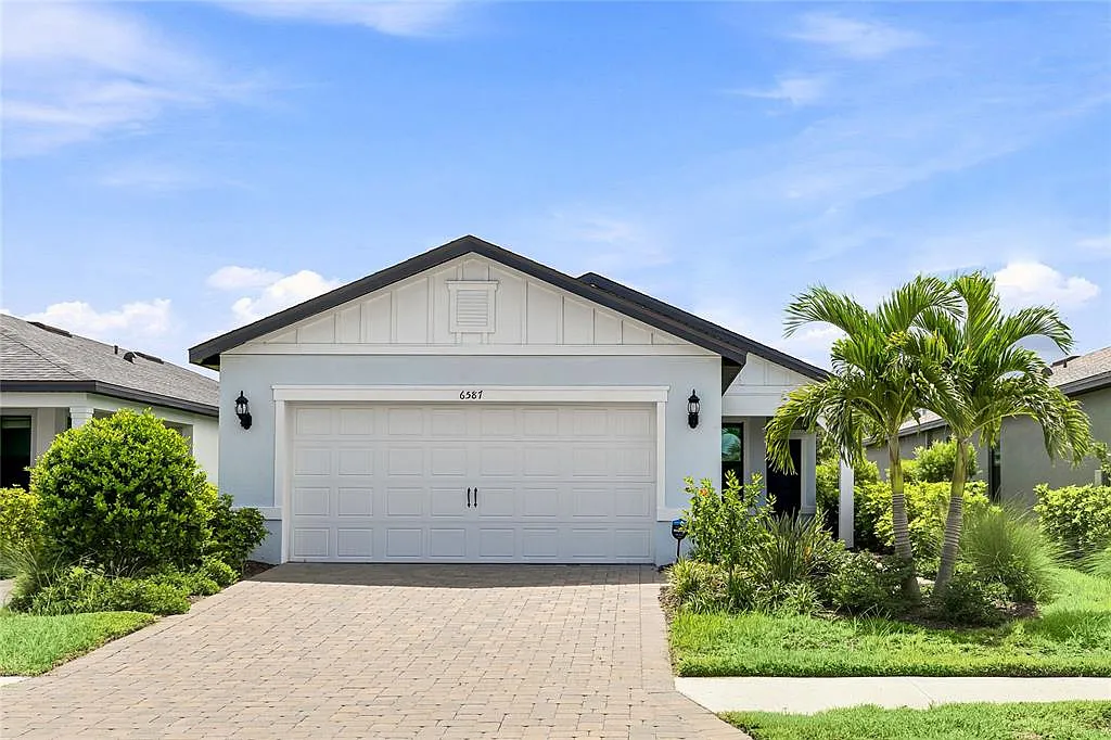 4 bed, 2.0 bath, 1591 sqft, $3,000 — Photo 1
