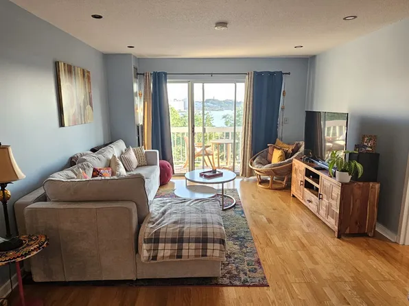 160 Commandants Way APT 406, Chelsea, MA 02150