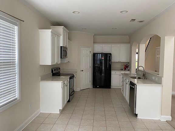 5th image of 108 Middleton Pl