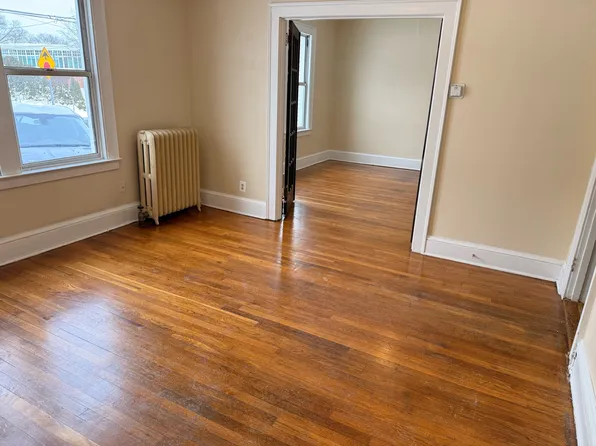 9-11 Chapman St, Hartford, CT 06114