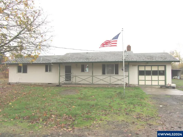 33597 Brewster Rd, Lebanon, OR 97355