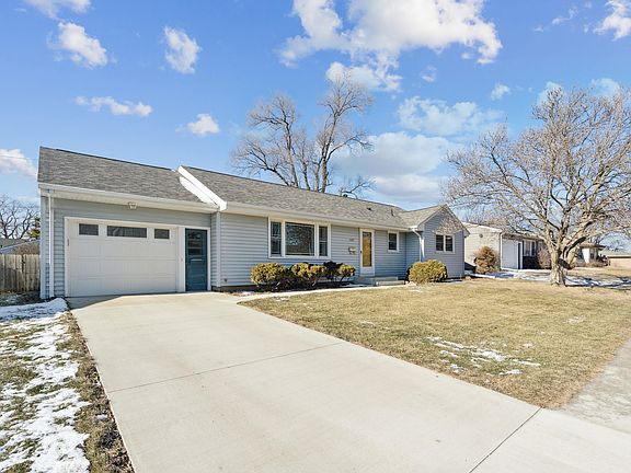 3rd image of 2207 Jensen Ave