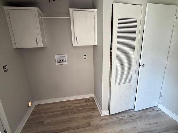 4th image of 2925 Finch Ave