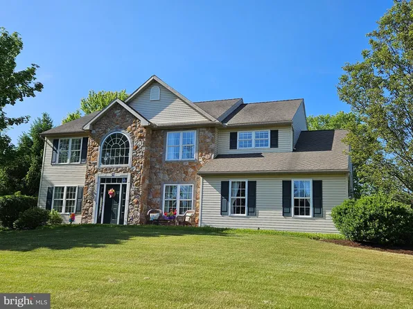 57 Guigley Dr, Mohnton, PA 19540