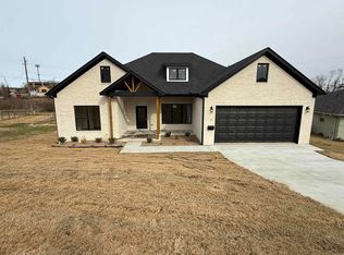 8 Cobble Hill Rd, Little Rock, AR 72211