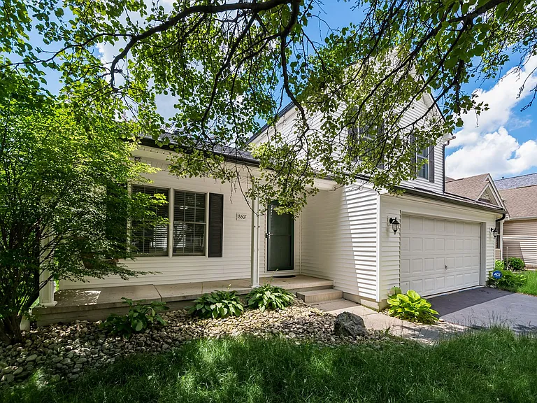 8607 Clover Glade Dr — Photo 43