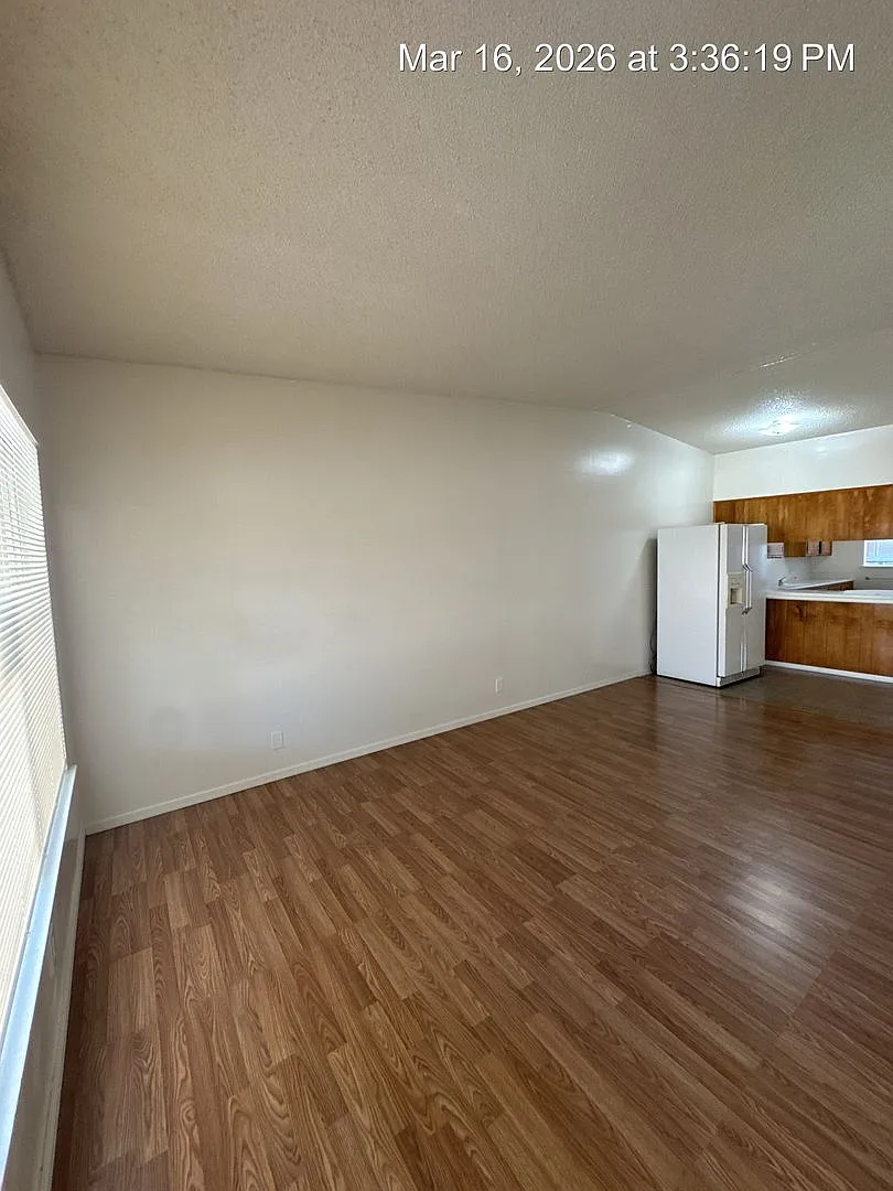 Building Photo - 4275