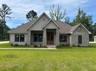 7222 Riverbank Dr, Denham Springs, LA 70706