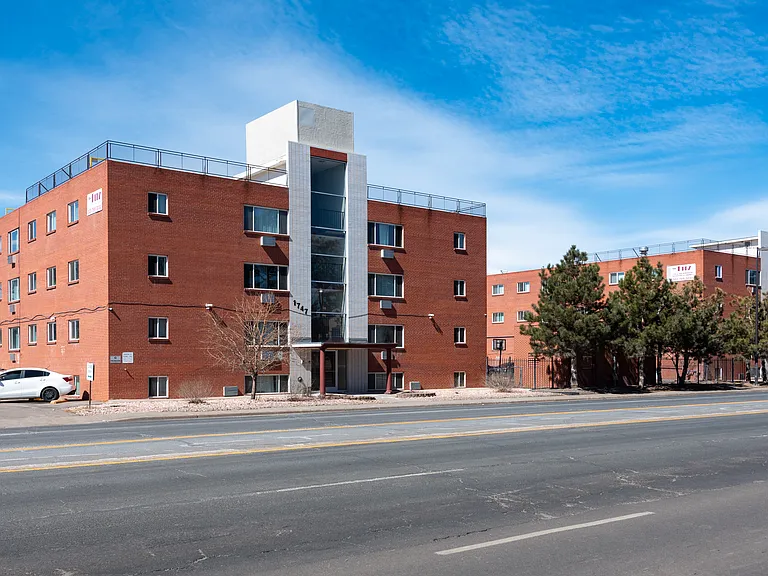 Fitz Apartments — Photo 11