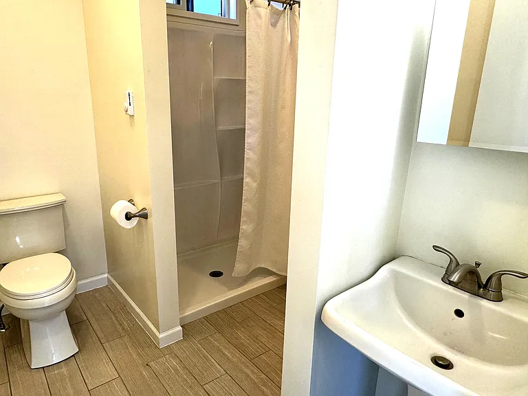 1012 Dupont St — Photo 16