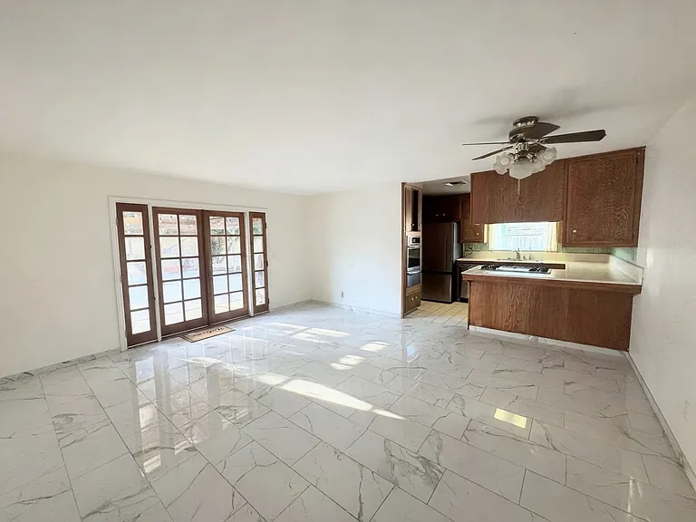 758 E Cypress Ave — Photo 22