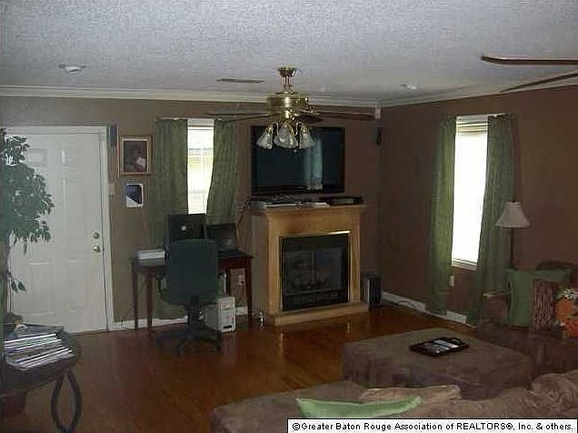 2nd image of 2319 Tennessee St