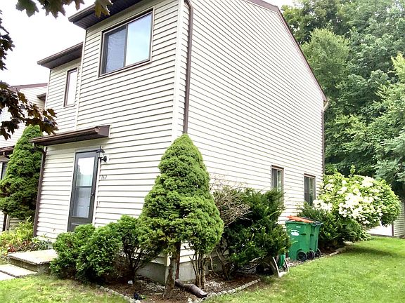 3rd image of 162 Sterling Place
