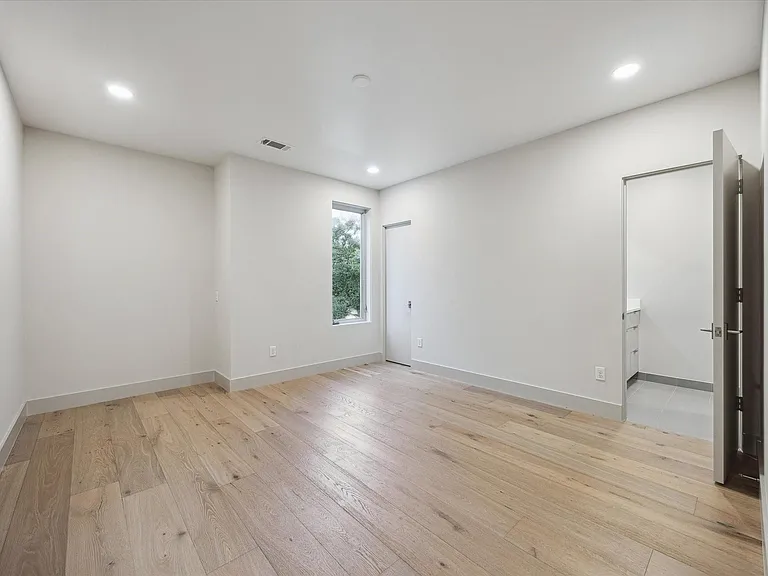 2129 Quenby St — Photo 25