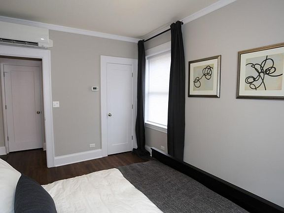 3rd image of 817 W Lakeside Place 6 #Six10_610