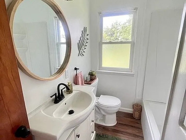 113 W Saint Paul St — Photo 7