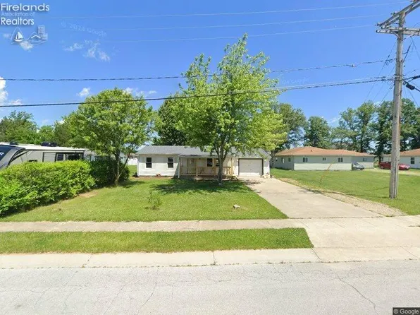 107 Norris Dr, Clyde, OH 43410