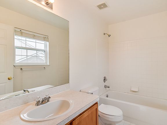 3rd image of 591 Summerfield Dr #198