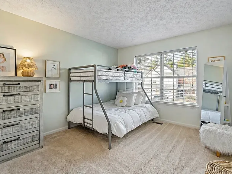 119 Stanton Hall Ln — Photo 11