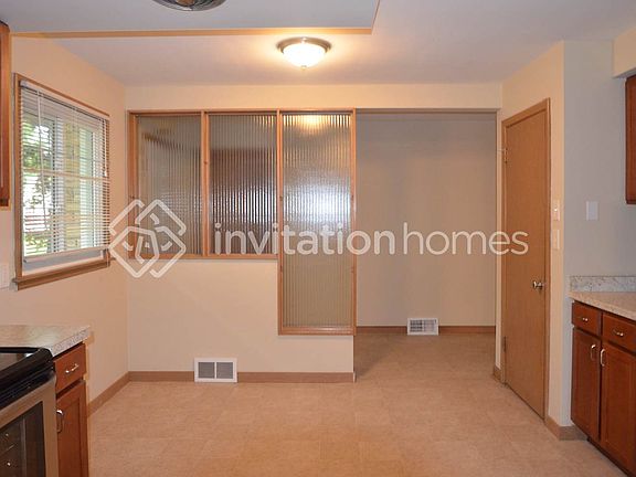 3rd image of 2237 Nokomis Ave