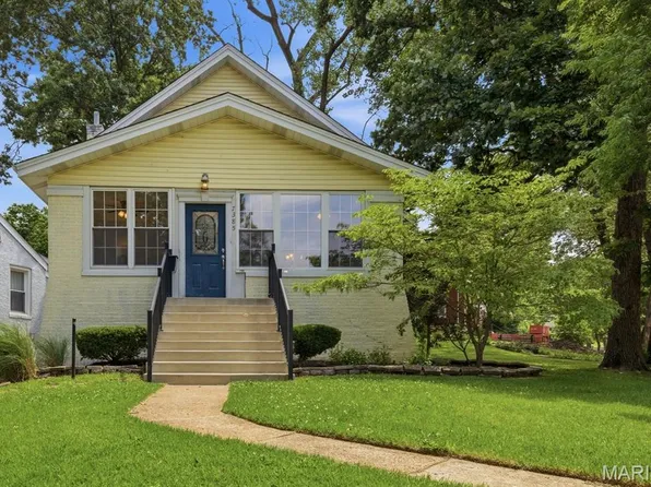 7385 Arlington Dr, Saint Louis, MO 63117