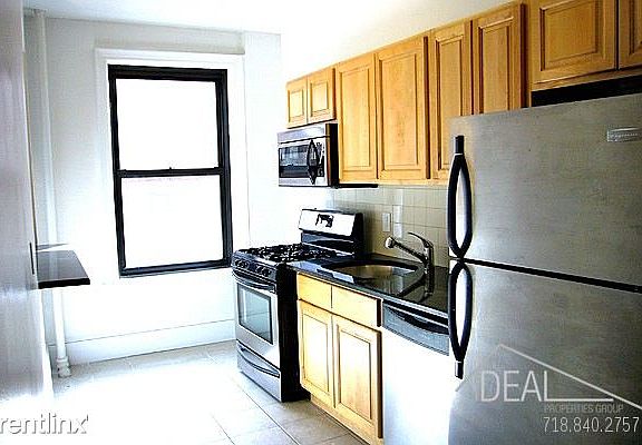 3rd image of 900 Washington Ave