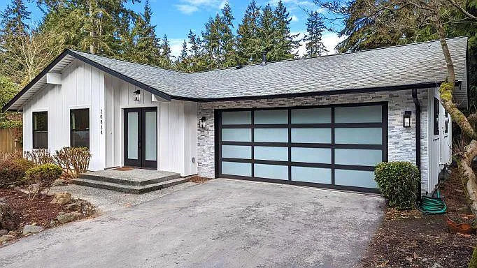 20834 Marine View Dr SW — Photo 1