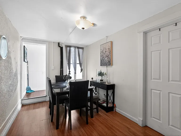 224 N 7th St — Photo 5